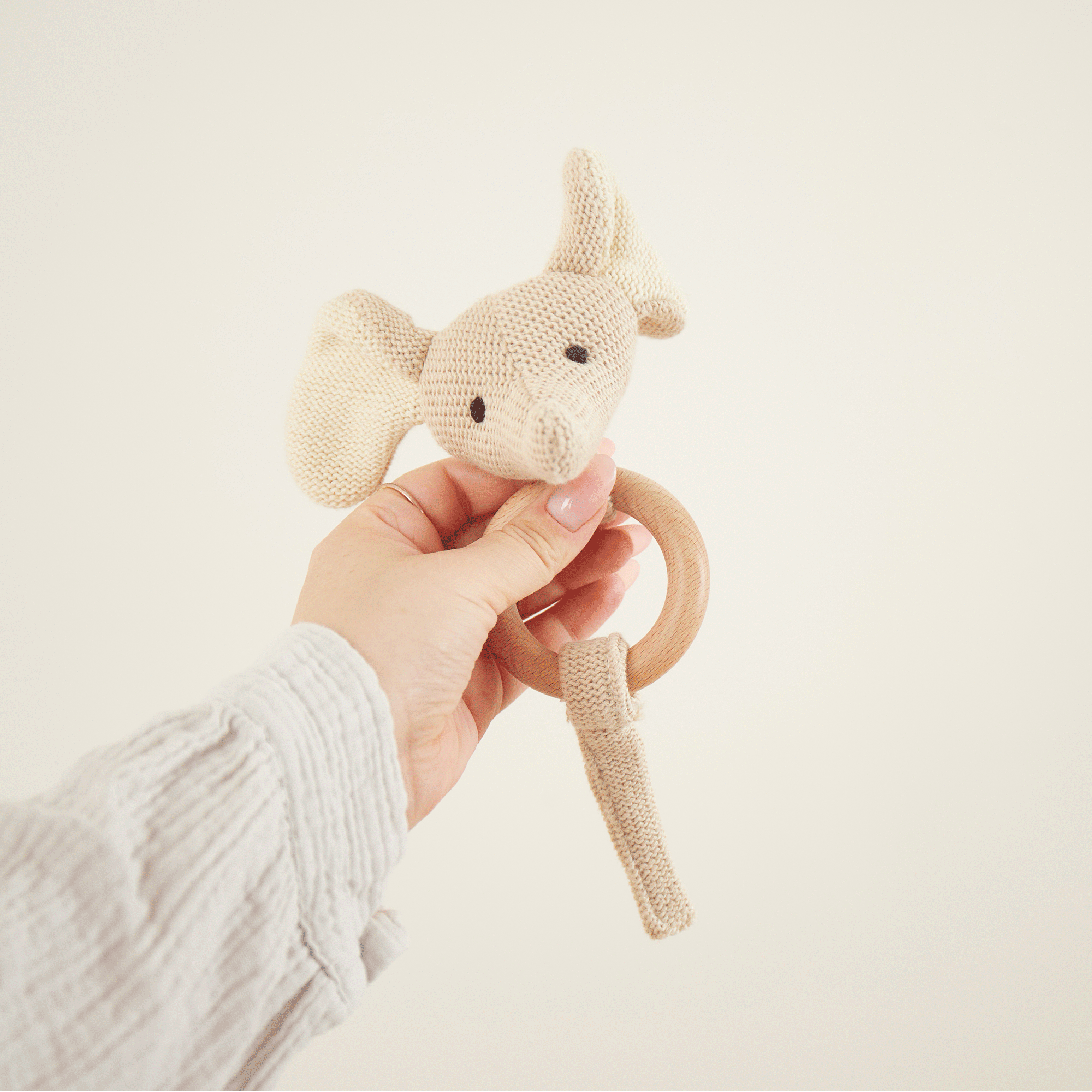 Anneau de préhension éléphant avec hochet