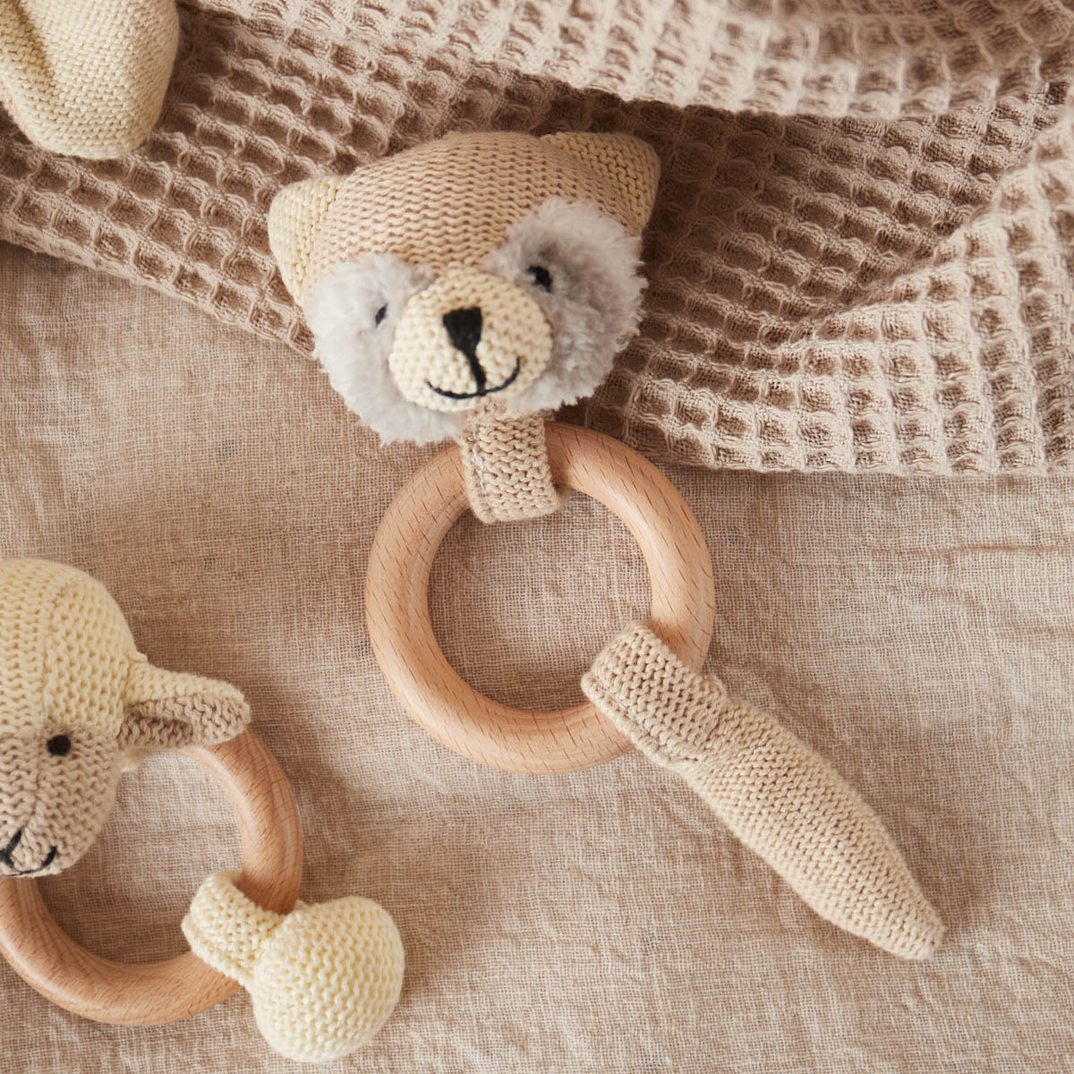 Greifling Waschbär mit Rassel