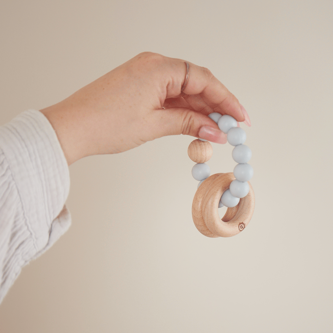 Anneau de dentition avec chaîne en silicone silver