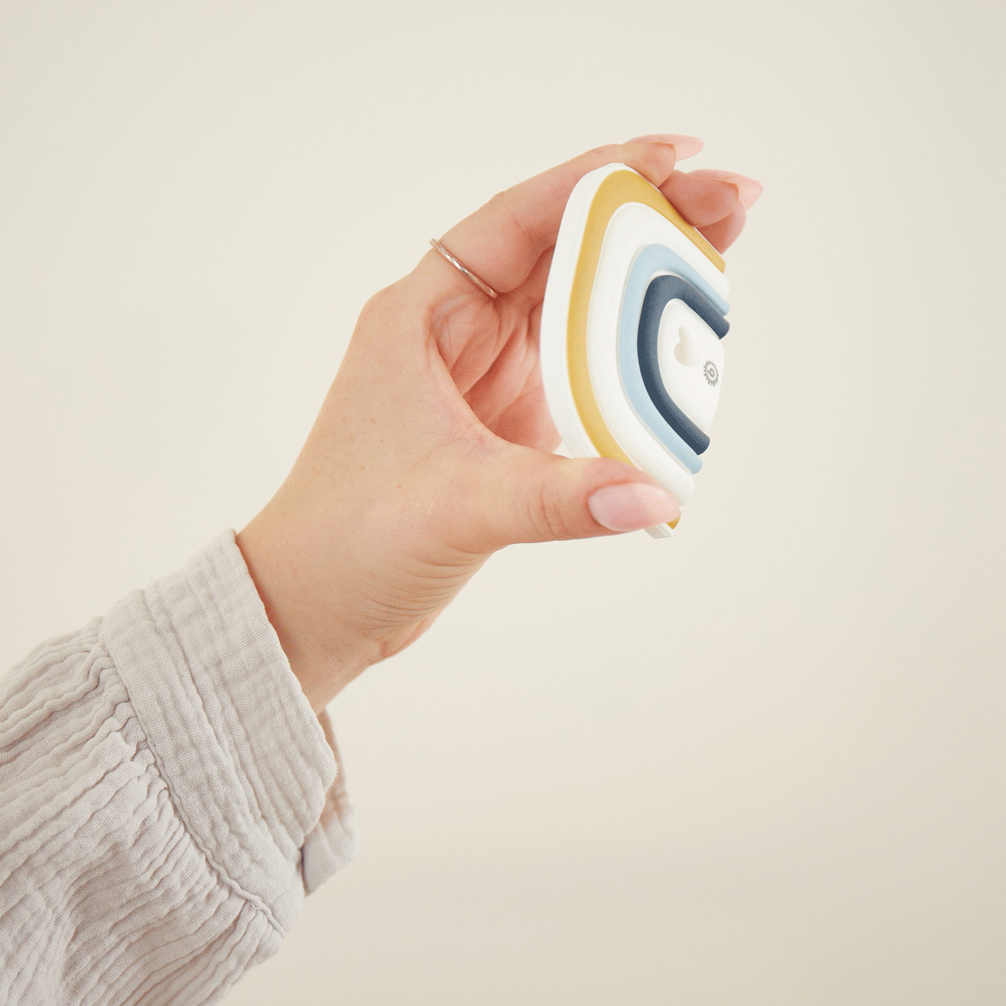 Anneau de dentition arc-en-ciel en silicone