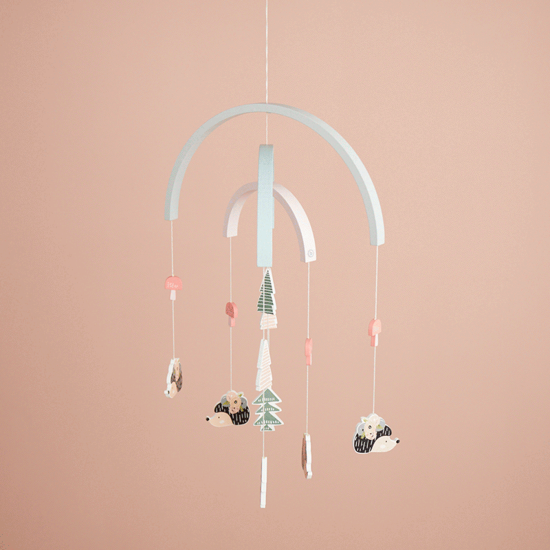 Mobile en bois hérisson