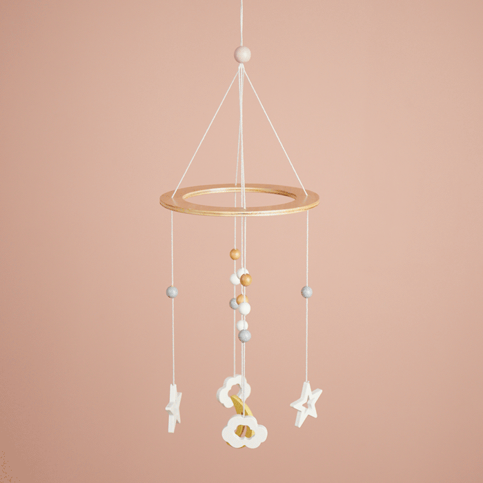 Mobile en bois étoiles