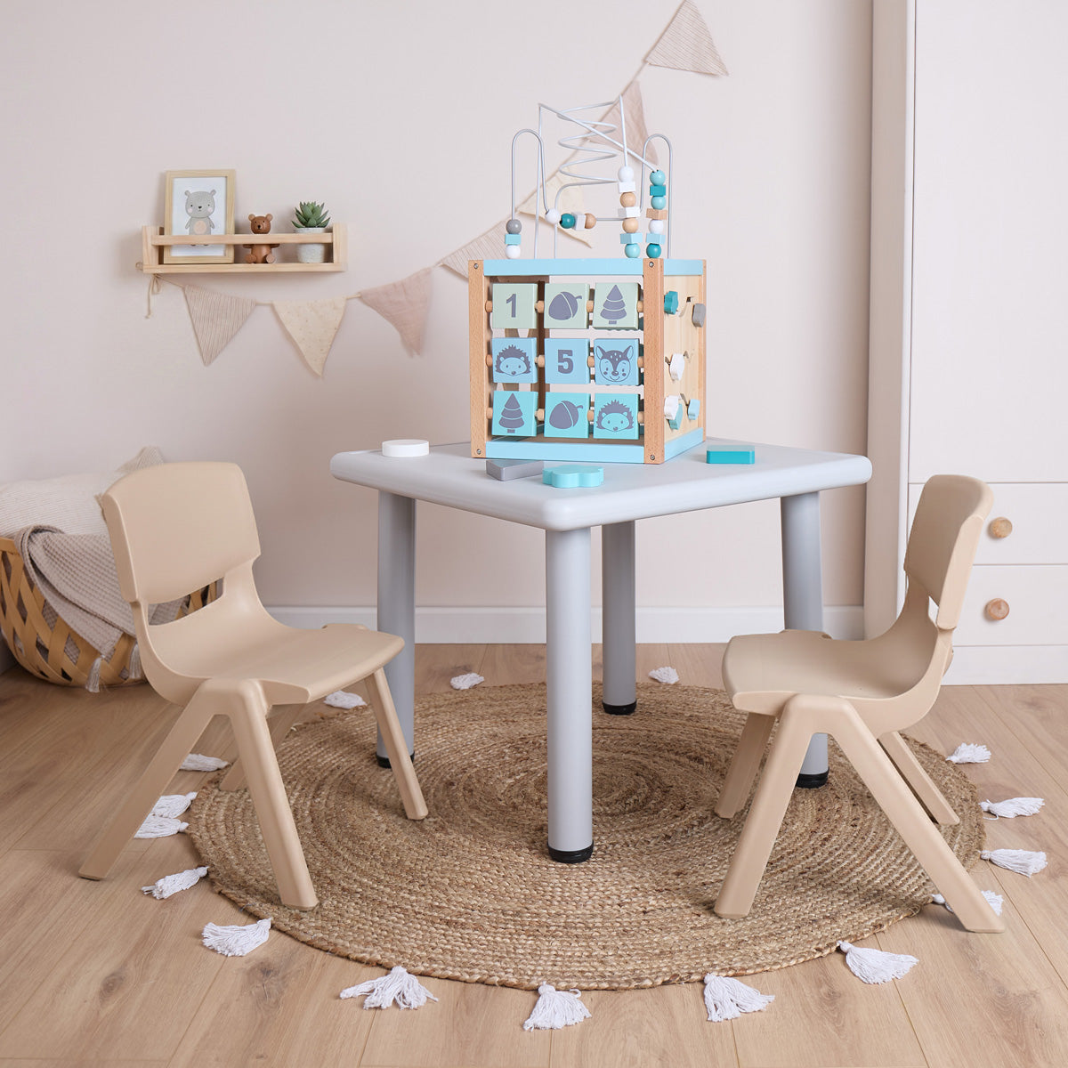 Sedia per bambini color sabbia