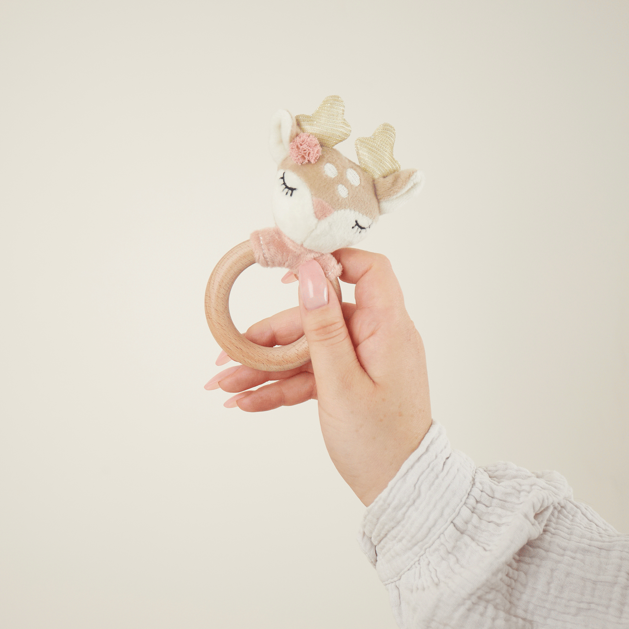 Anneau de préhension faon Ella avec hochet