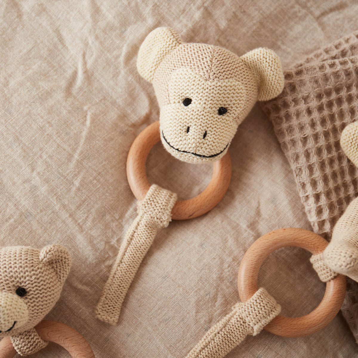 Anello da presa scimmia con sonaglio