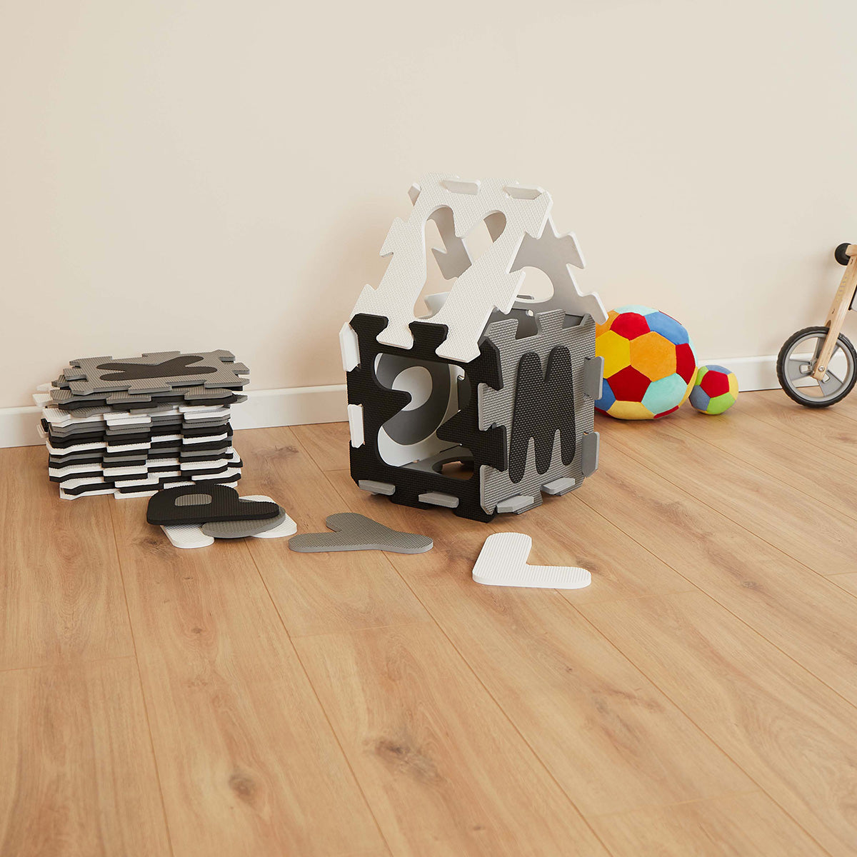 Puzzlematten Buchstaben black & white